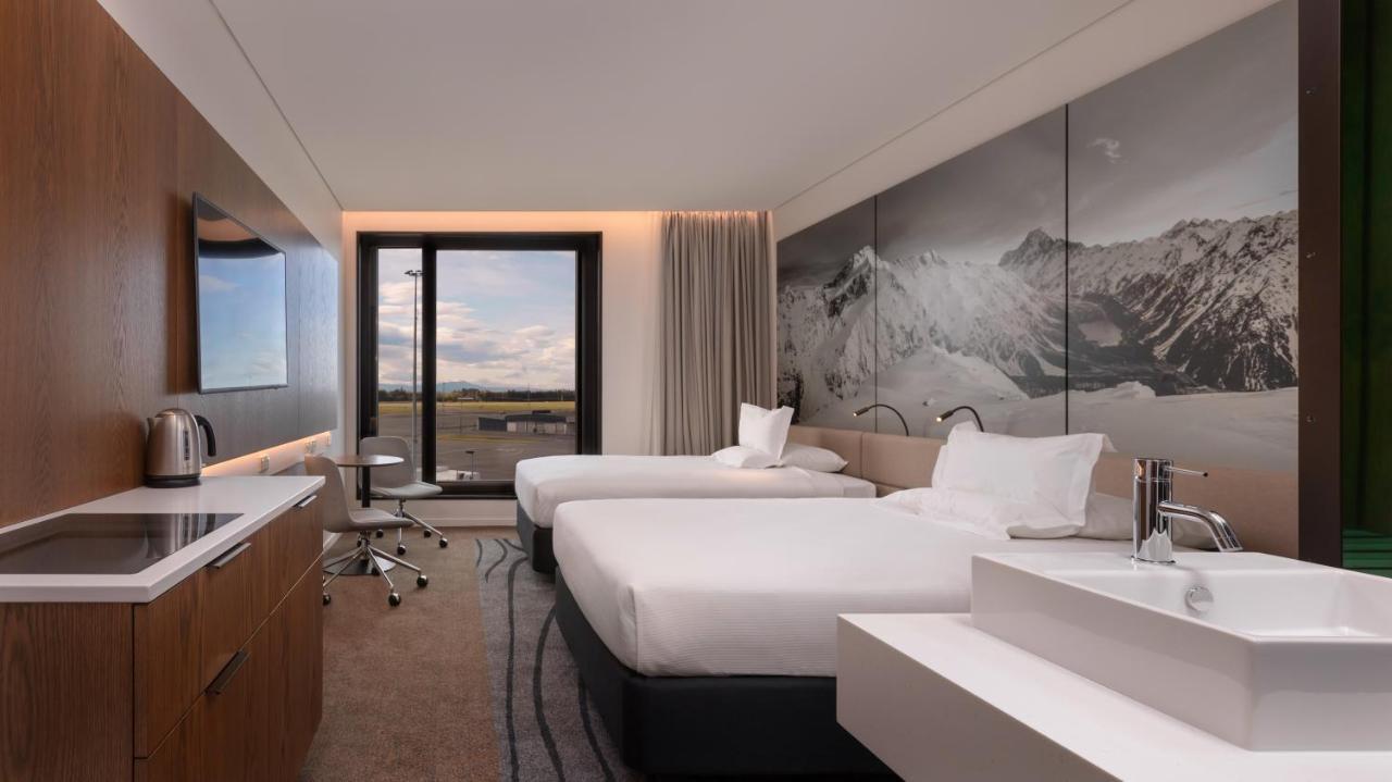 Novotel Christchurch Airport Buitenkant foto